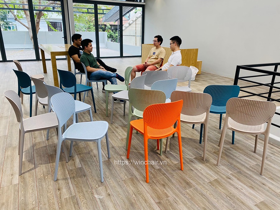 Ghế nhựa đúc Ponny chair hiện đại Ghế nhựa đúc Ponny chair hiện đại