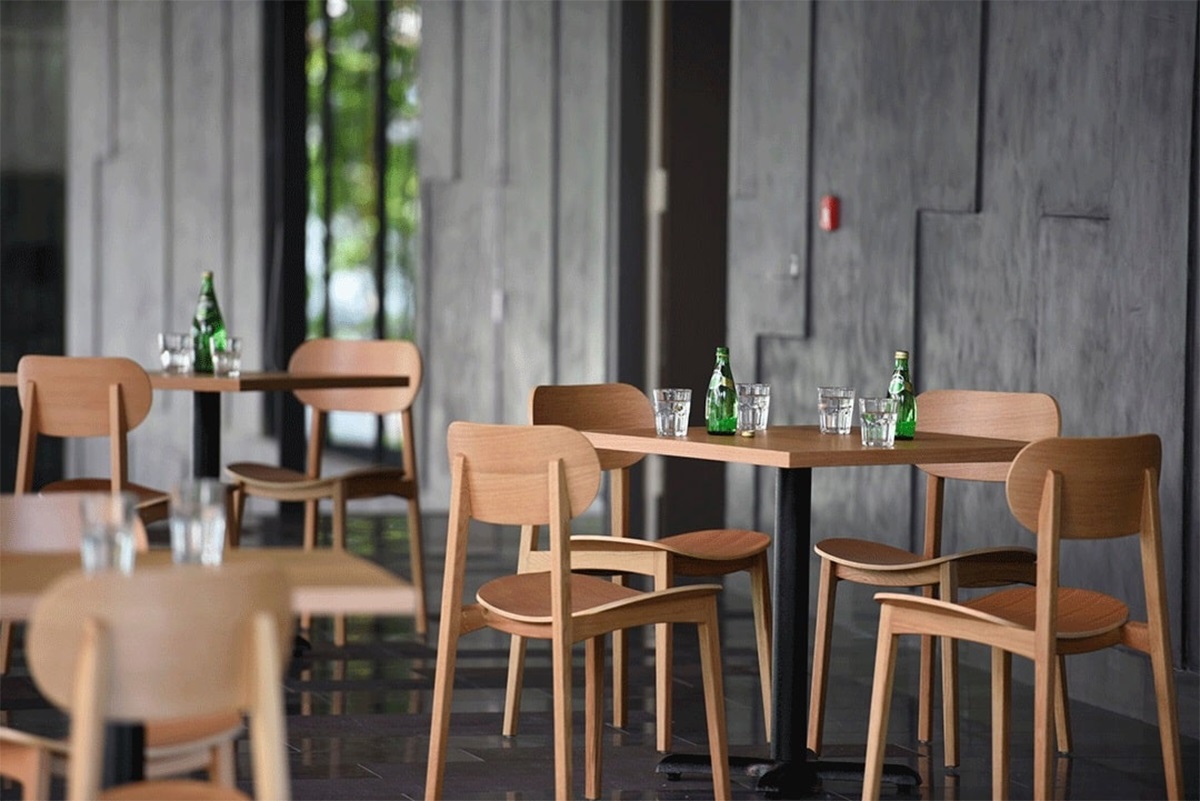 Ghế cafe gỗ sang trọng