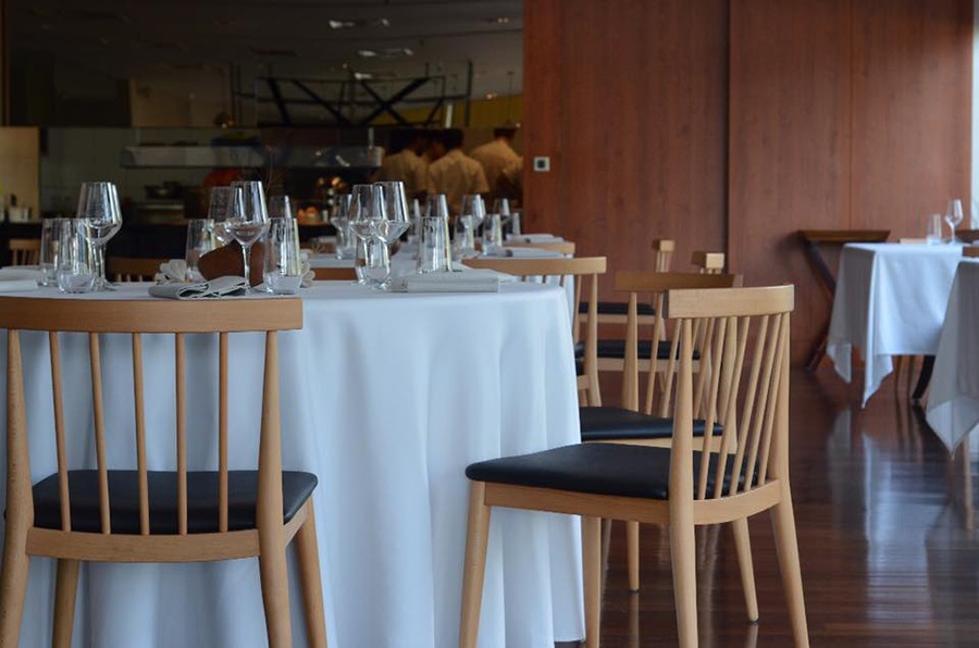 Ghế nhà hàng sang trọng 2021