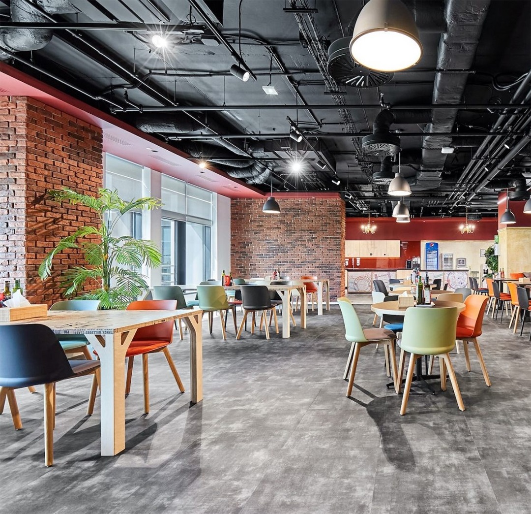 Ghế Cafe Mặt Nhựa Chân Gỗ Hiện Đại