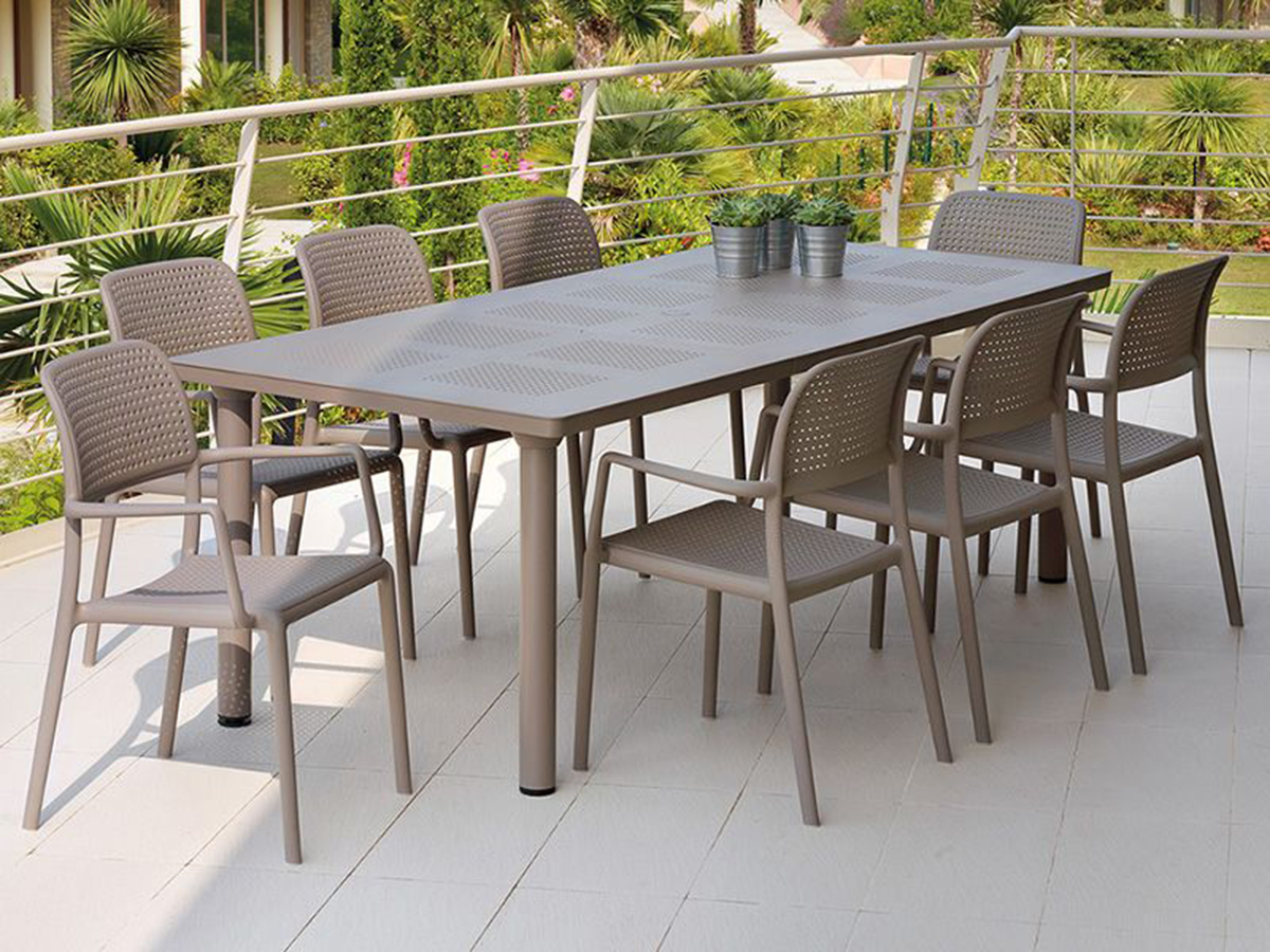 Bàn Libeccio kết hợp ghế Bora armchair