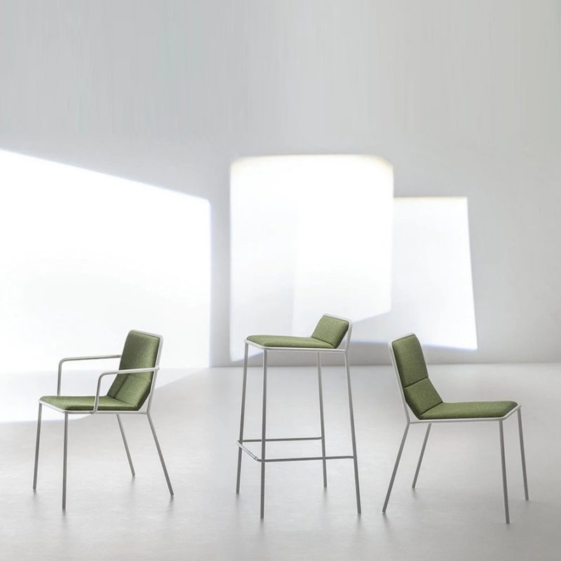 Tres chair collection