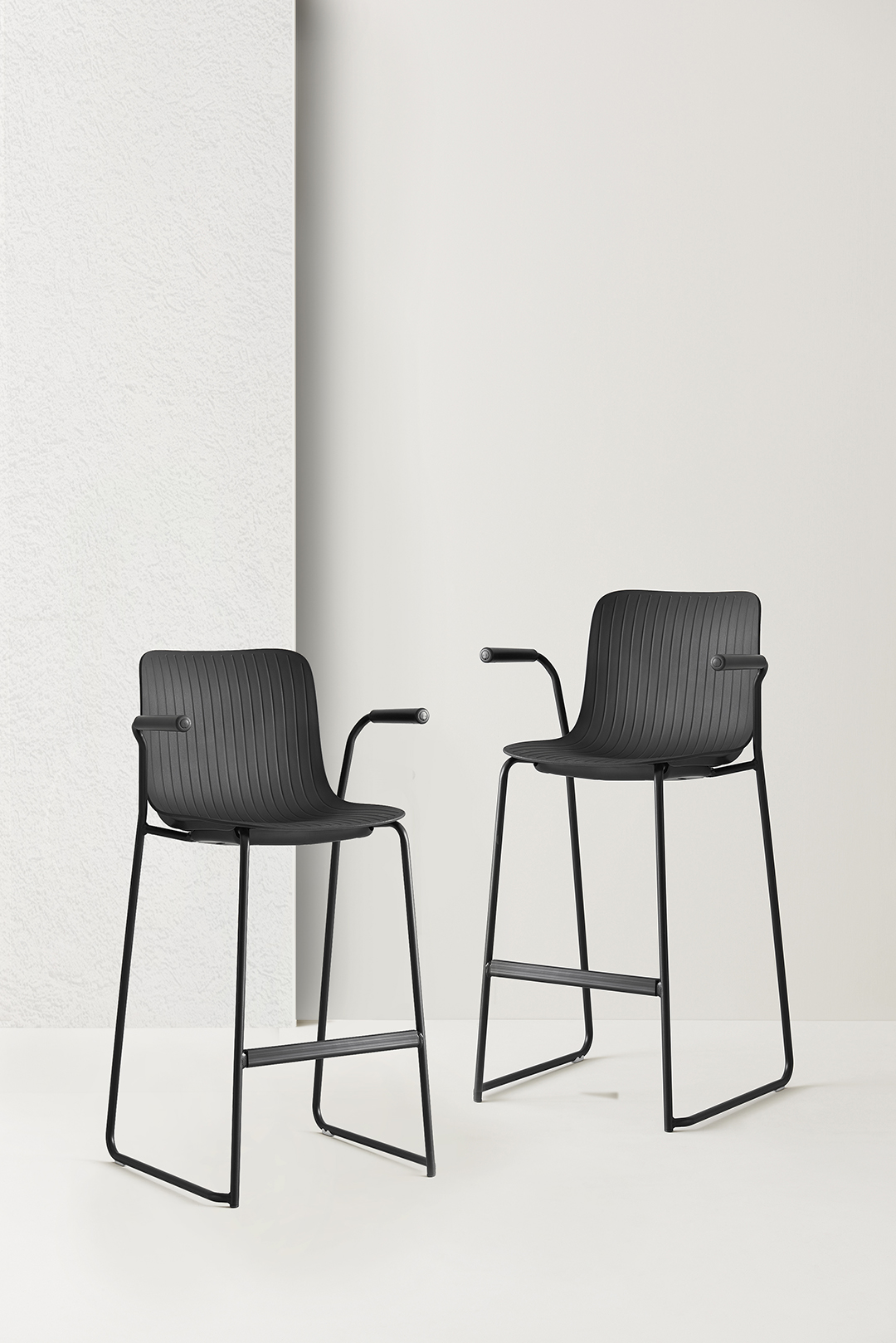 Ghế Quầy Bar Chân Quỳ Hiện Đại SG-WC388