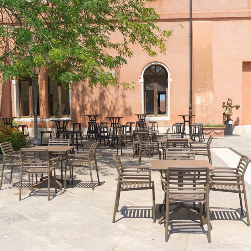 Ghế cafe ngoài trời