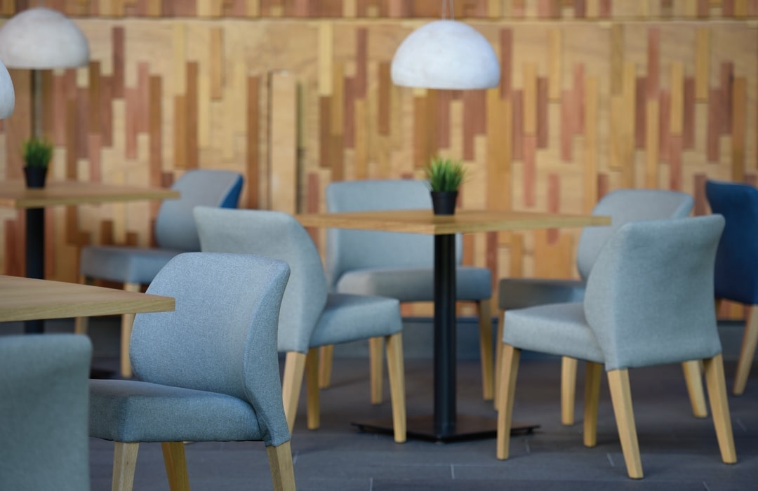 Ghế ăn bọc vải Blow Chair Kian WC140