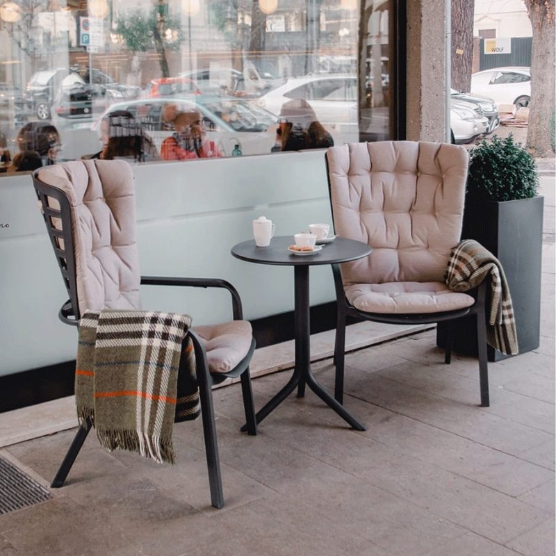 Bàn ghế cho quán cafe nhỏ