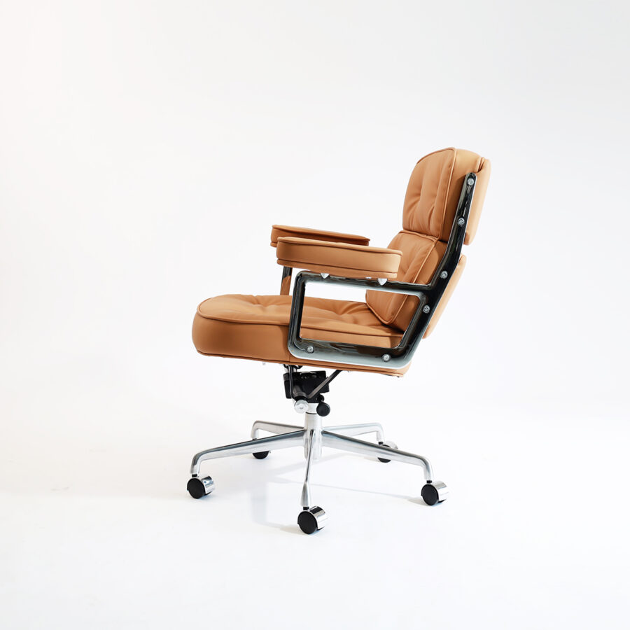 Alternative view of Ghế Eames Executive AK-WC084