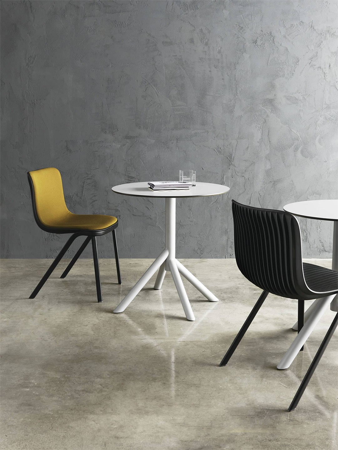 Bàn cafe tròn juxt