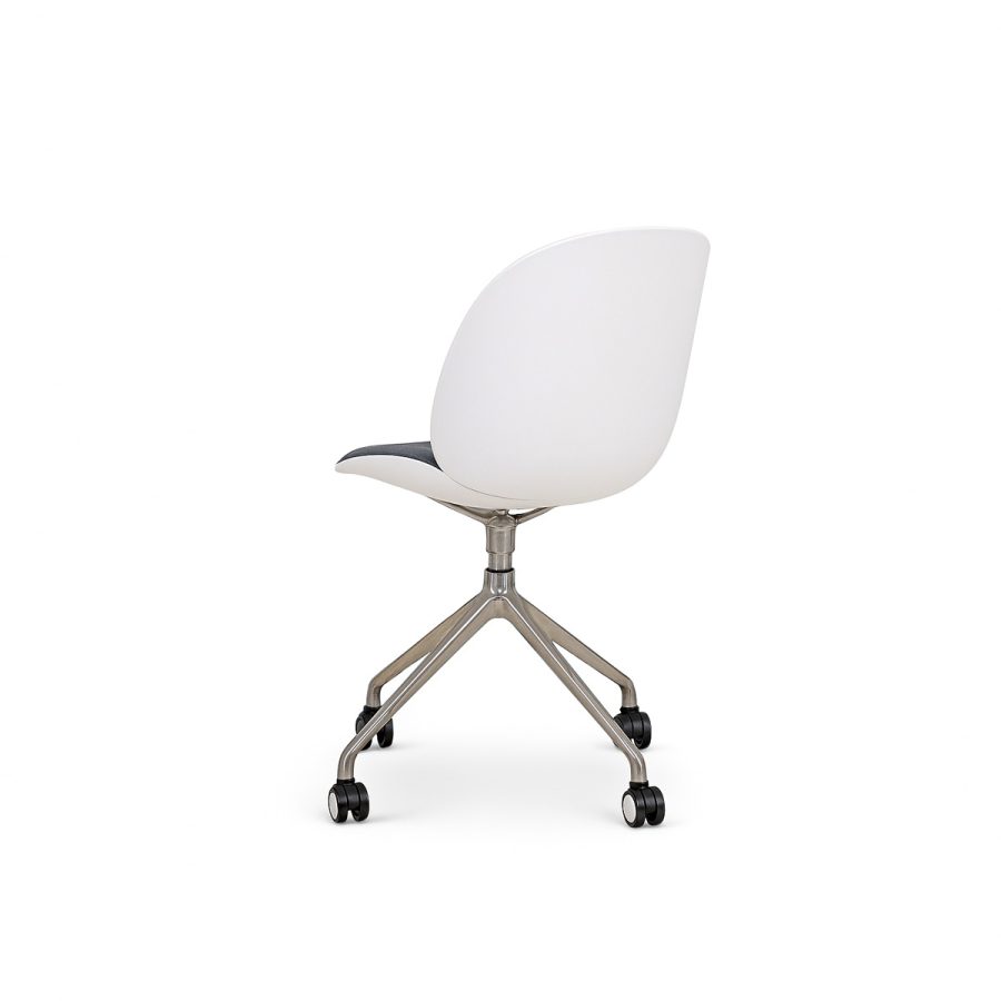 Alternative view of Ghế Gubi AK-WC4068