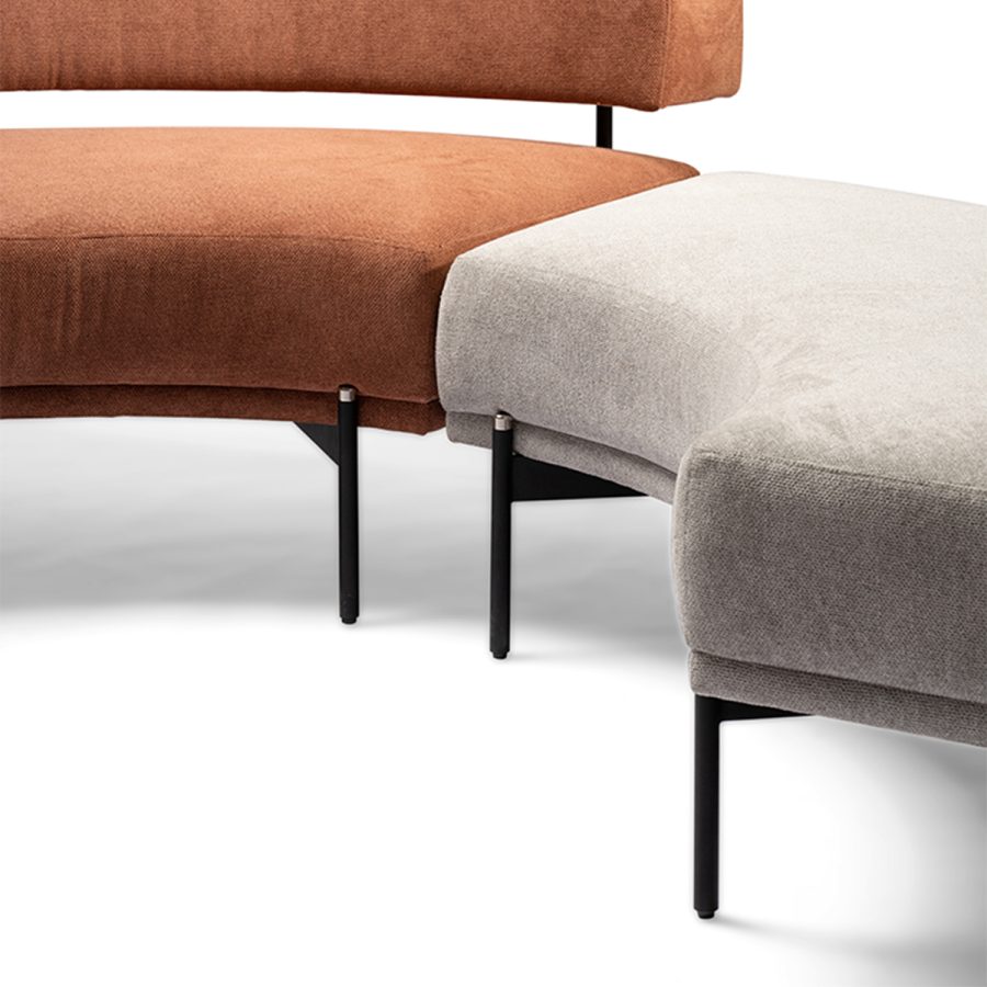Alternative view of Riley A Bench B-WC4122