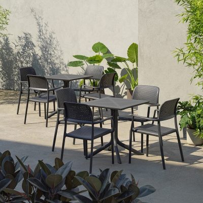 Bàn ghế cafe ngoài trời bằng nhựa