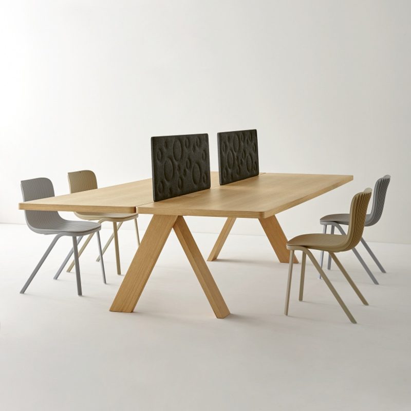 Bàn ghế làm việc Win Chair