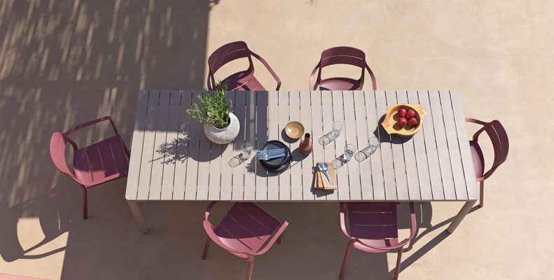 Bàn ghế sân vườn