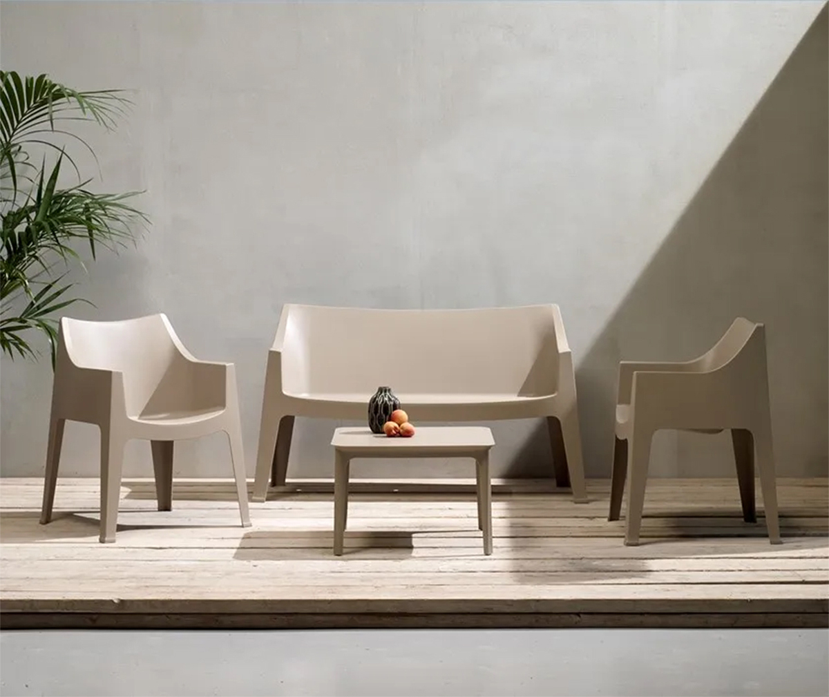 Bàn ghế sofa nhựa đúc nguyên khối