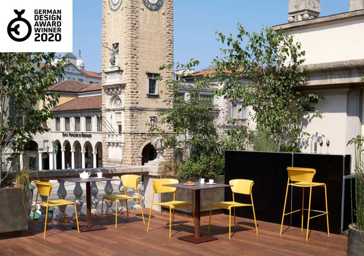 Một mẫu ghế cafe hiện đại ngoài trời