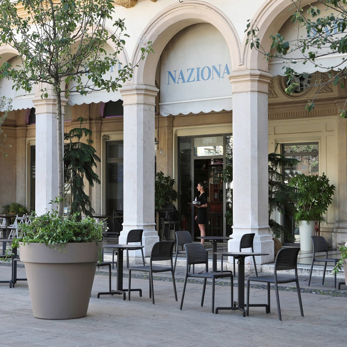 Ghế cafe ngoài trời nhựa đúc cao cấp