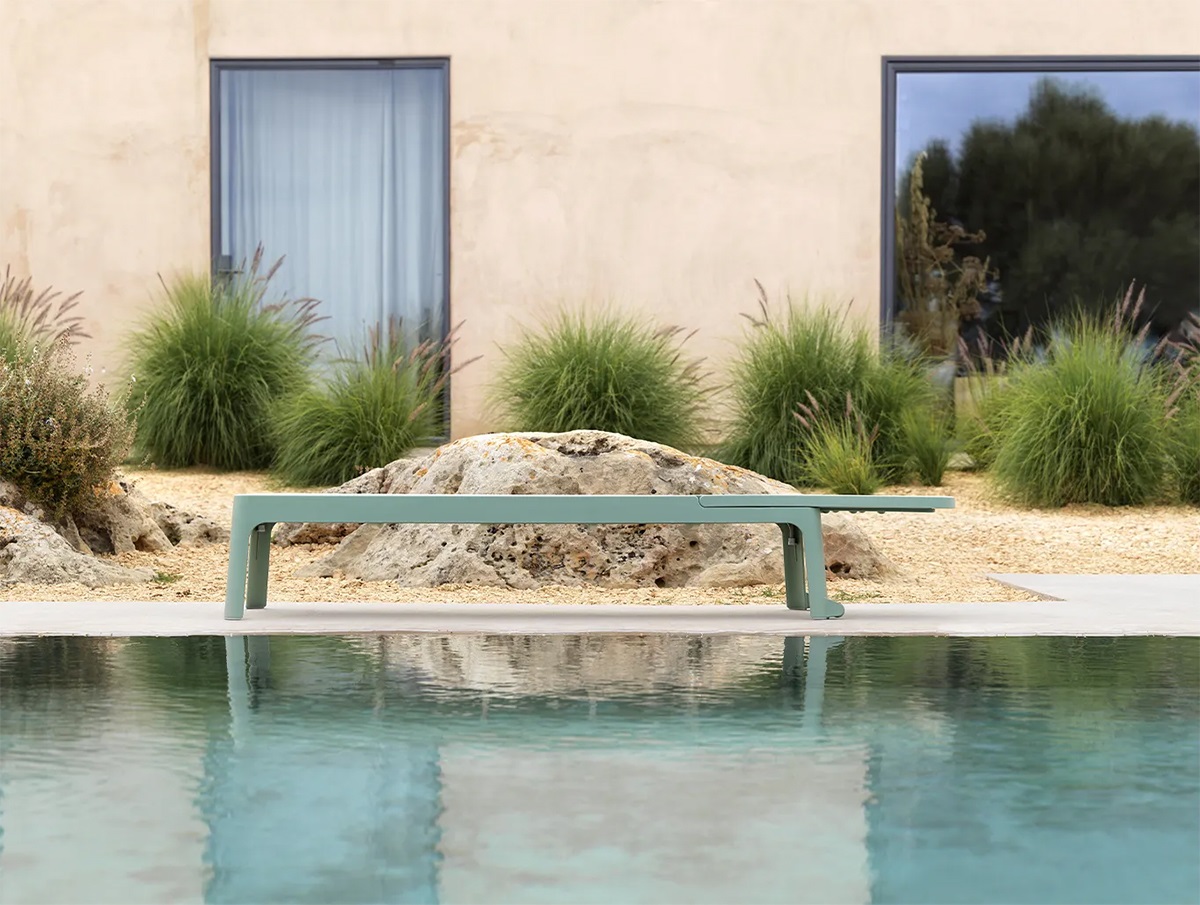 Ghế tắm nắng ngoài trời