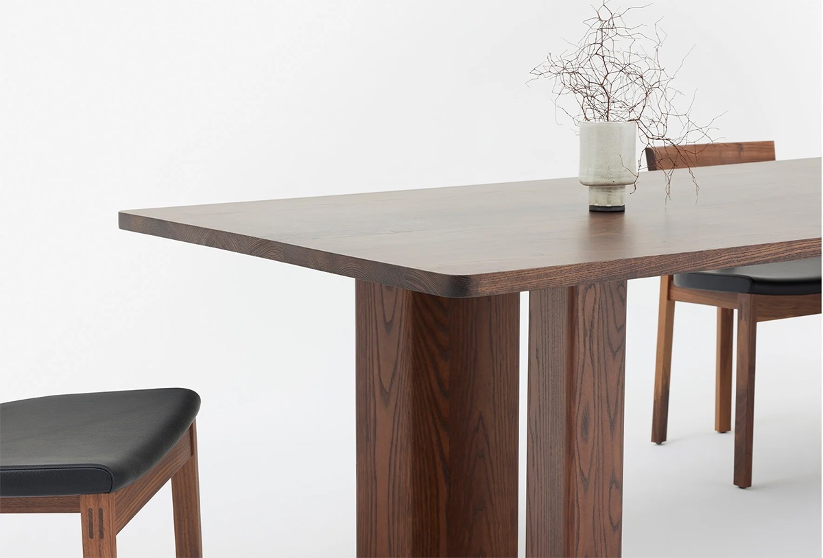 Bàn ăn gỗ tự nhiên