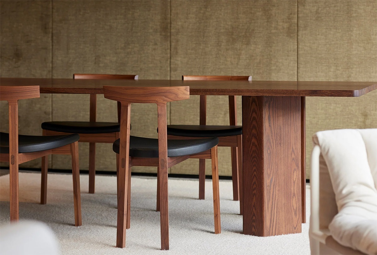 Bàn ăn gỗ tự nhiên