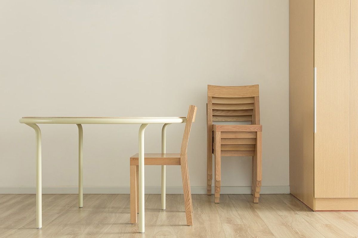 Mẫu bàn ghế cafe gỗ xếp chồng