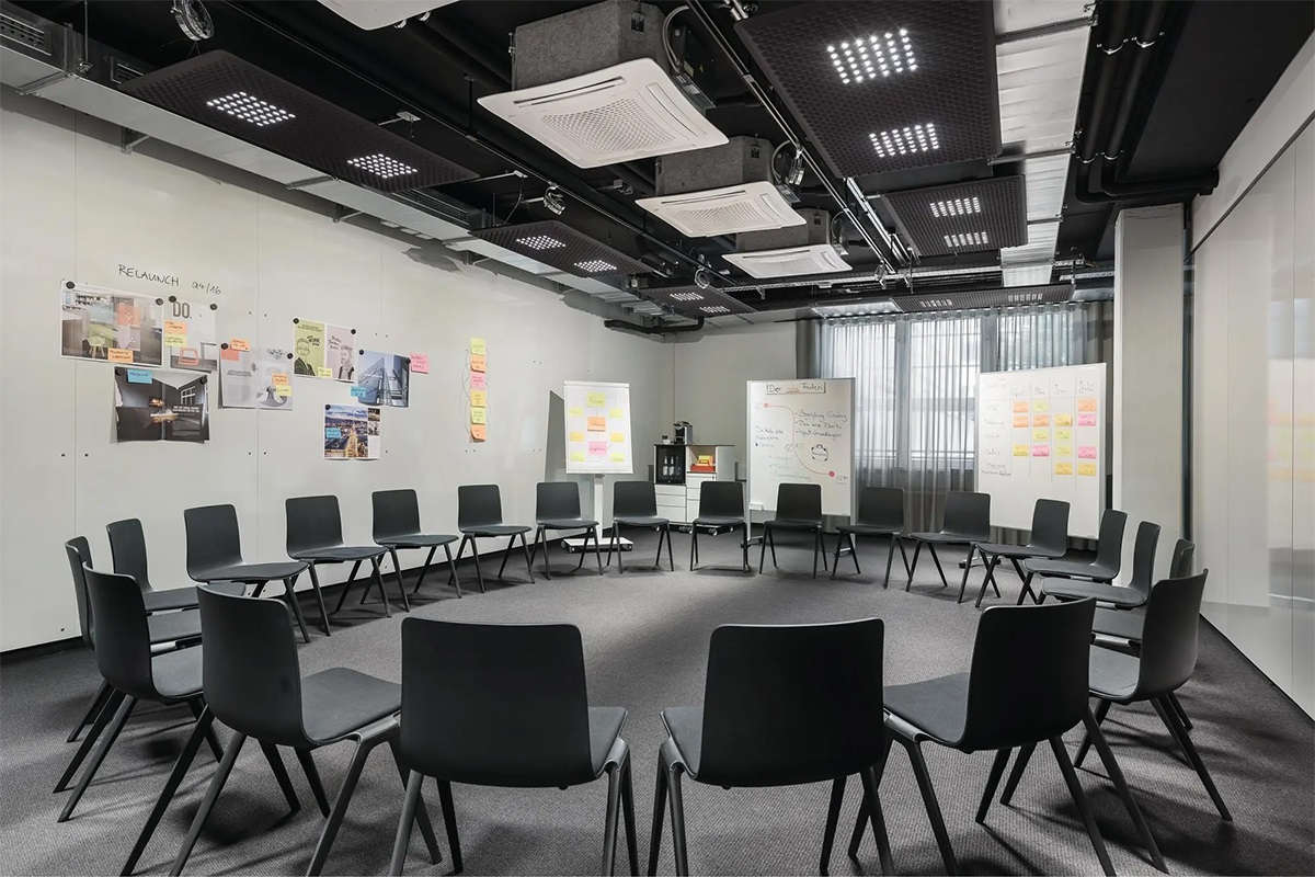 Bàn ghế training văn phòng