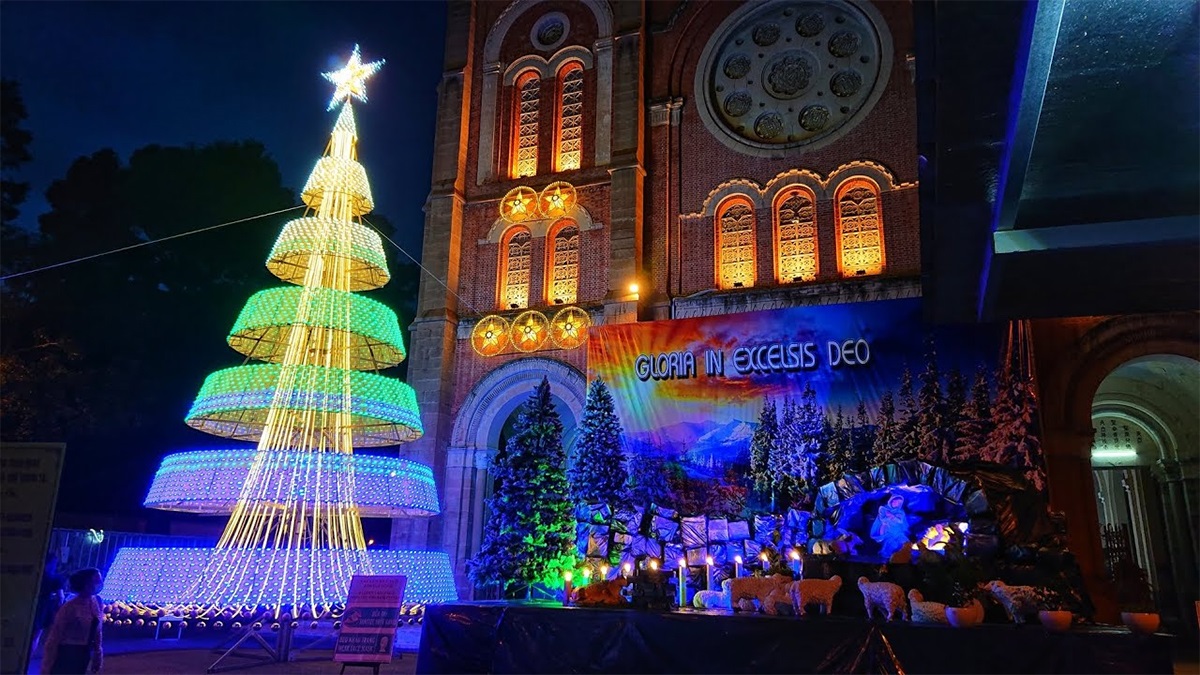 Điểm check in noel Nhà Thờ Đức Bà