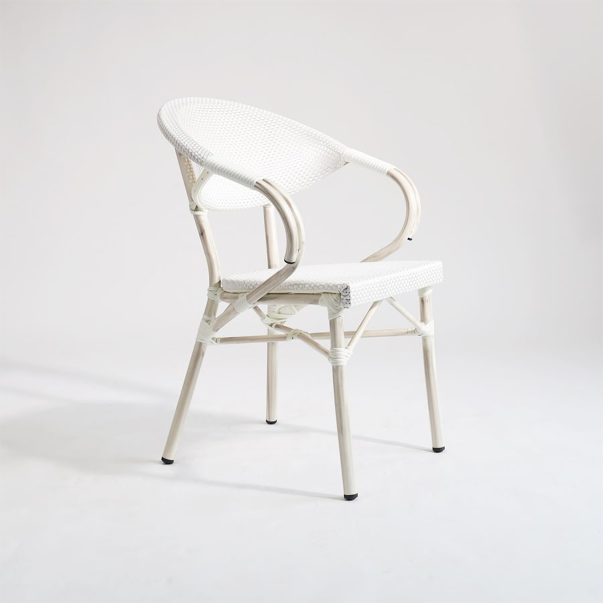 Ghế cafe giả mây xếp chồng