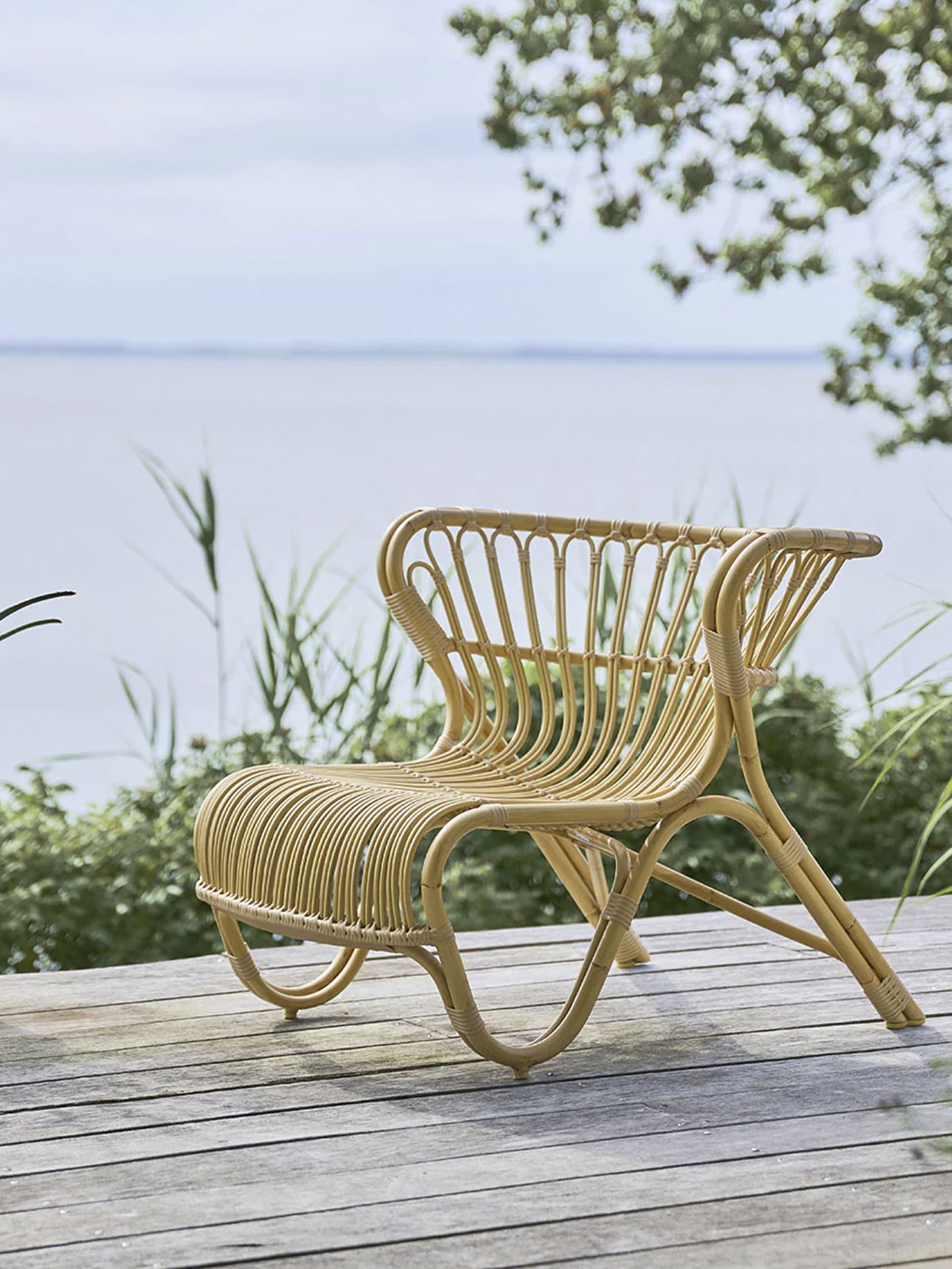 Ghế mây thư giãn ngoài trời