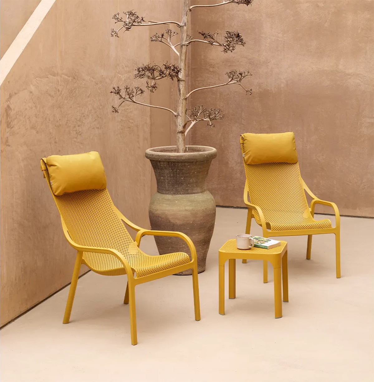 Ghế ngồi thư giãn ban công ngoài trời