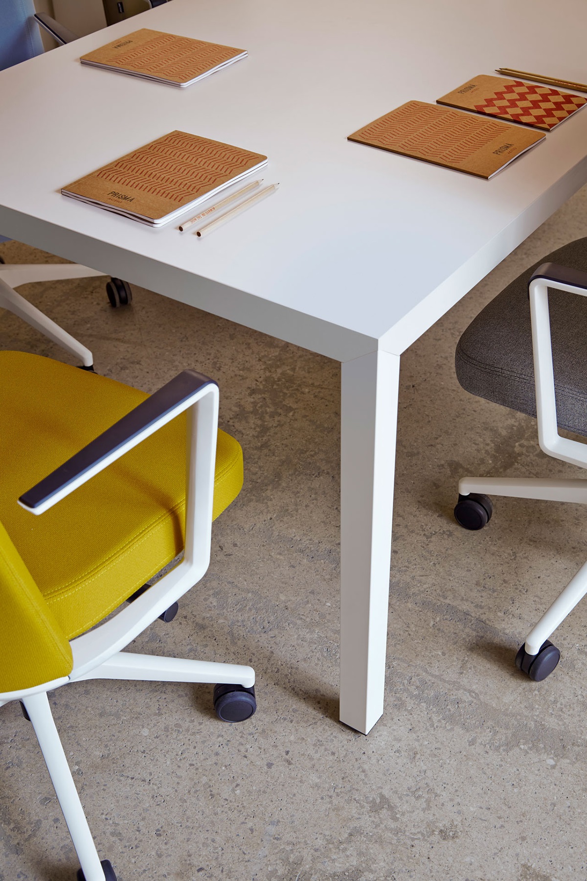 Ghế xoay văn phòng cao cấp