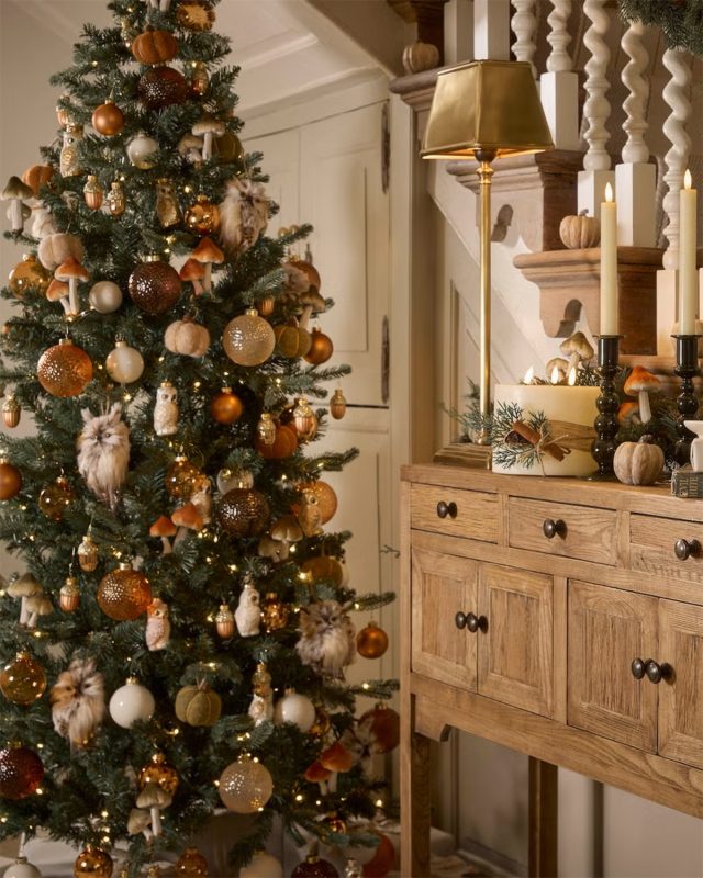 Trang trí cây Noel theo phong cách More Is More