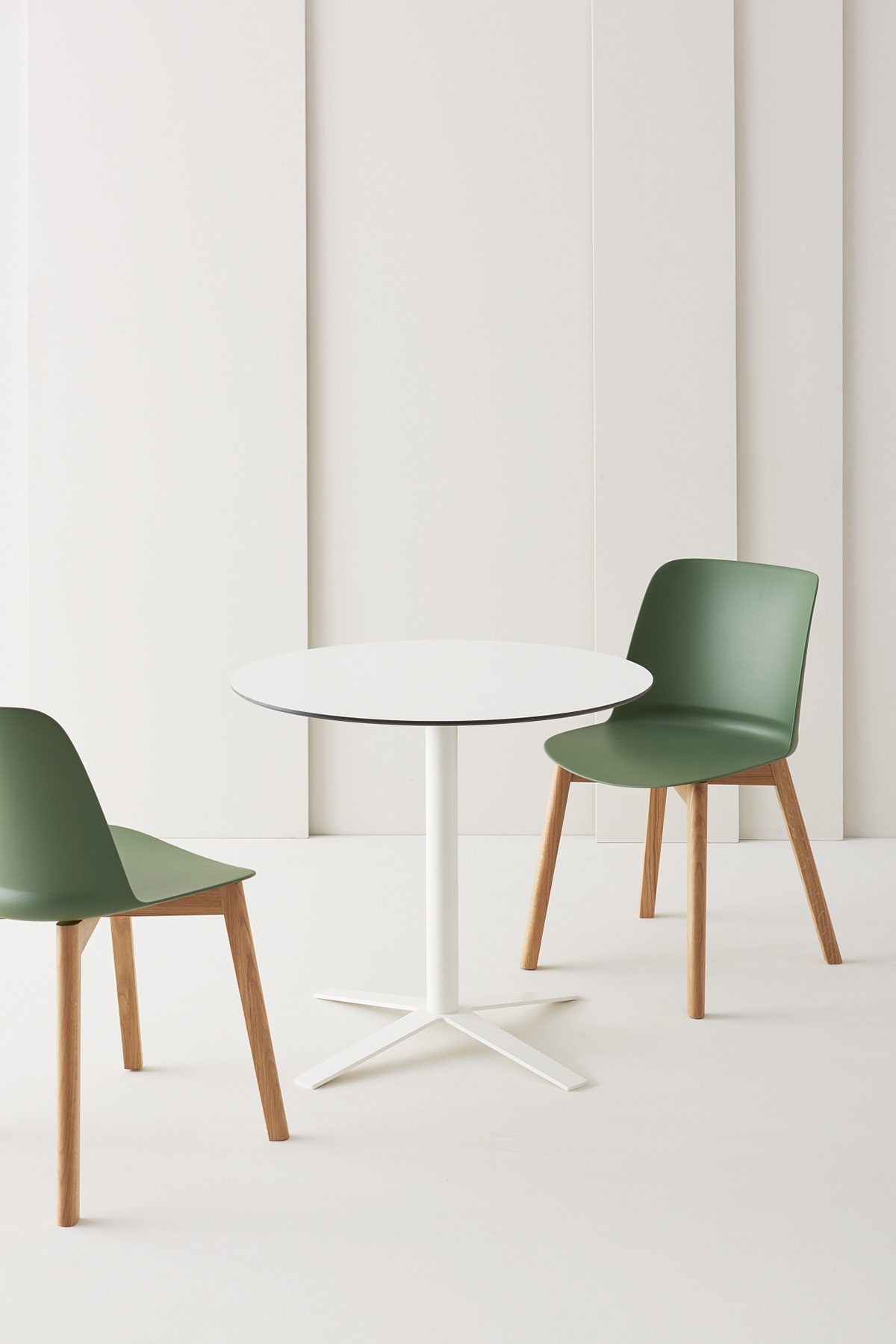 Bàn cafe tròn hiện đại