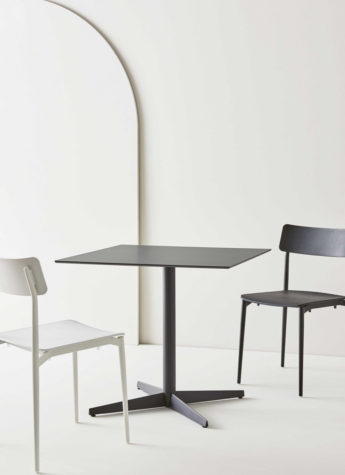 Bàn cafe vuông hiện đại