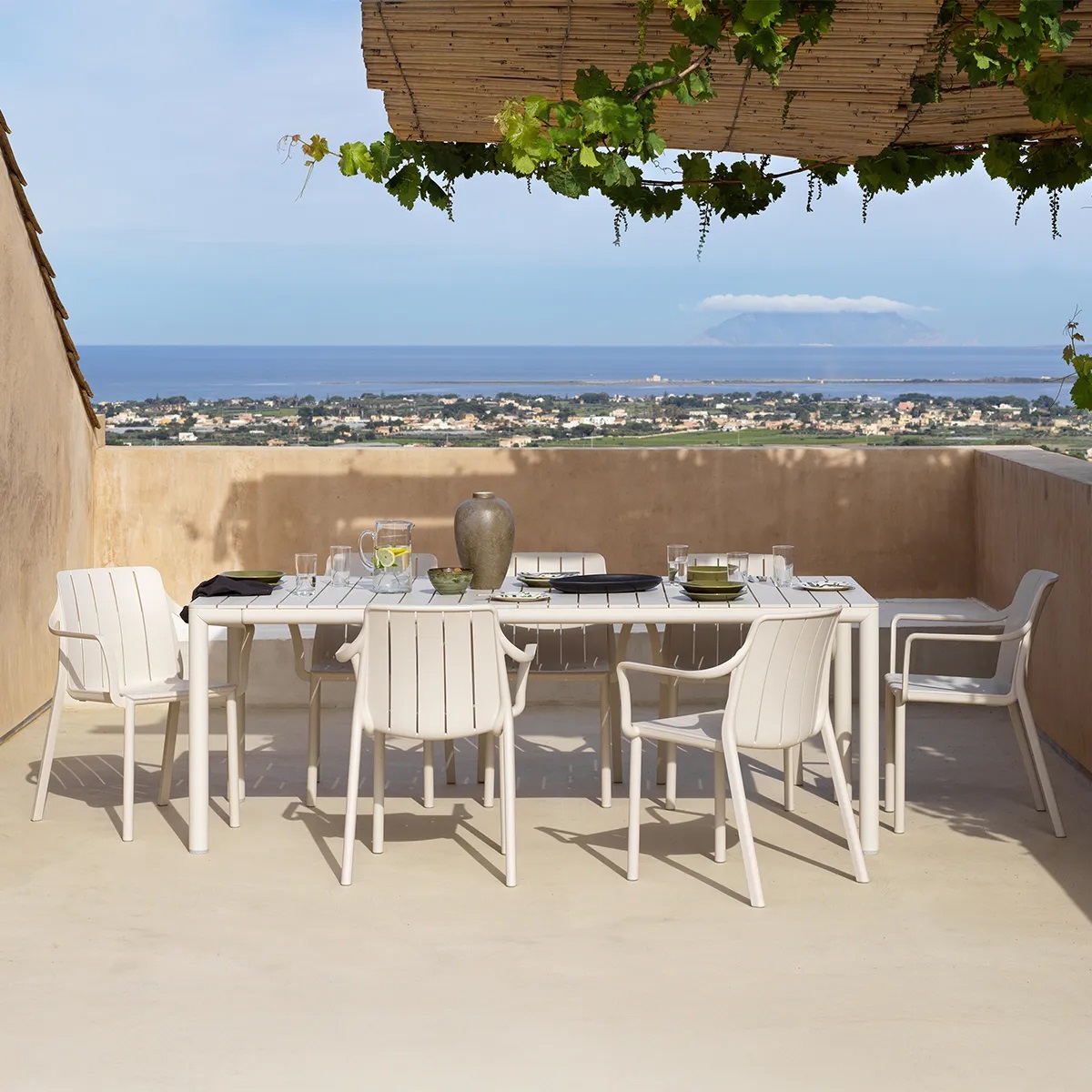 Bàn Ghế Nhựa Sân Thượng Ngoài Trời