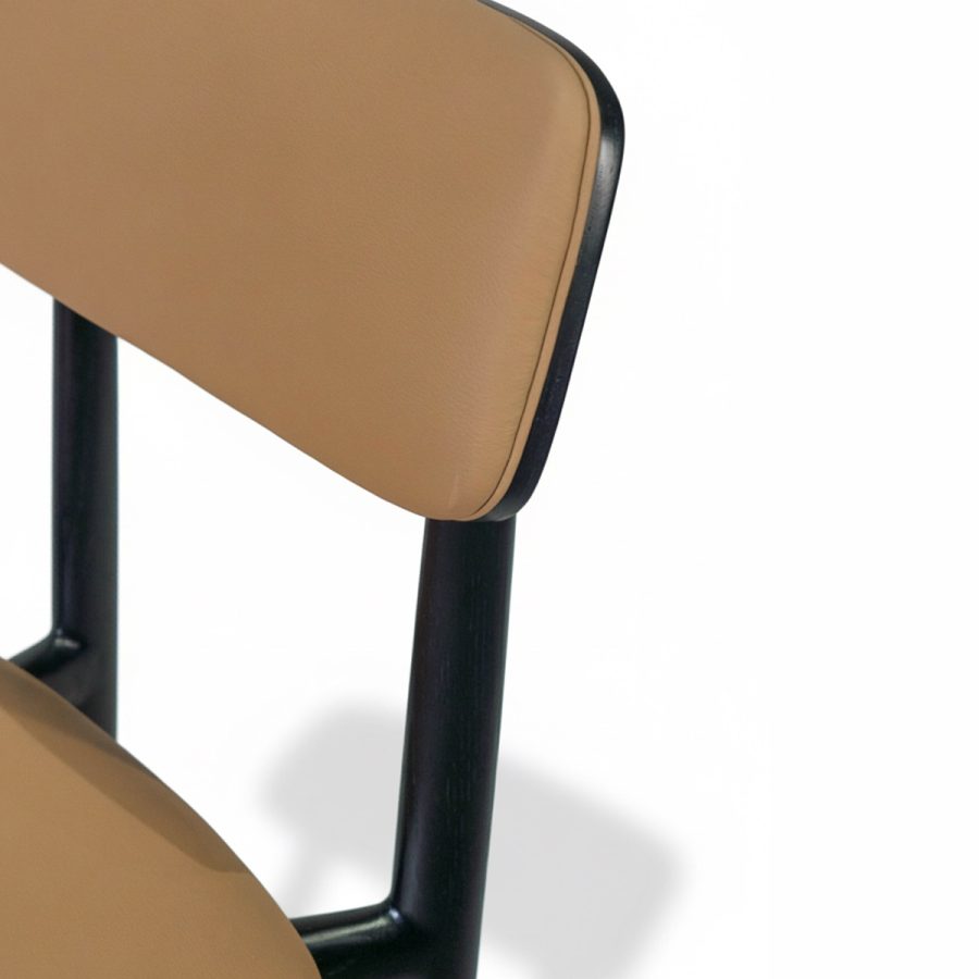 Ghế ăn gỗ nệm da