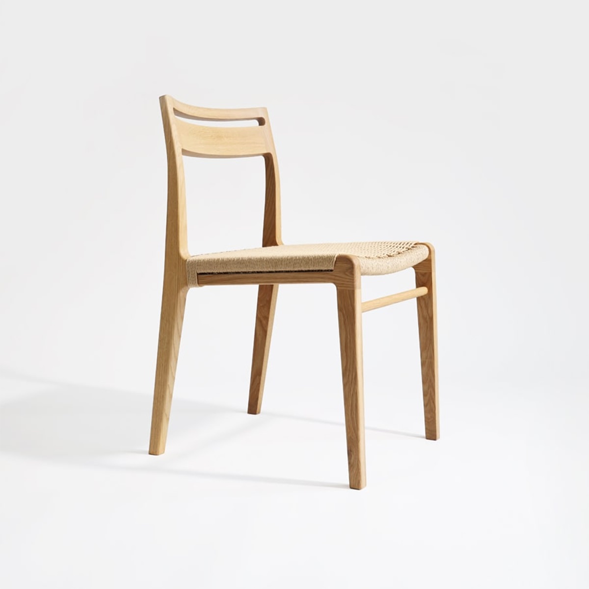 Ghế bàn ăn gỗ kết hợp mặt đan dây kraft