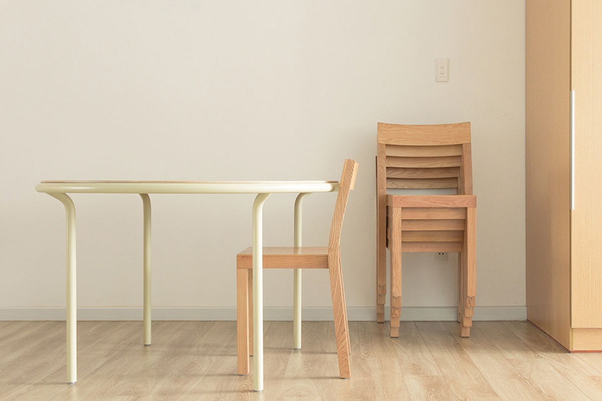 Ghế bàn ăn gỗ xếp chồng