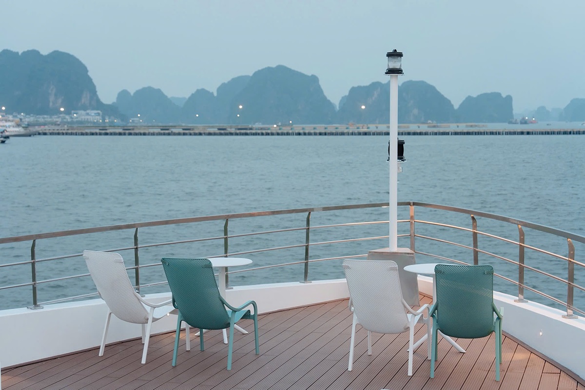 Ghế Nhựa Thư Giãn Ngoài Trời