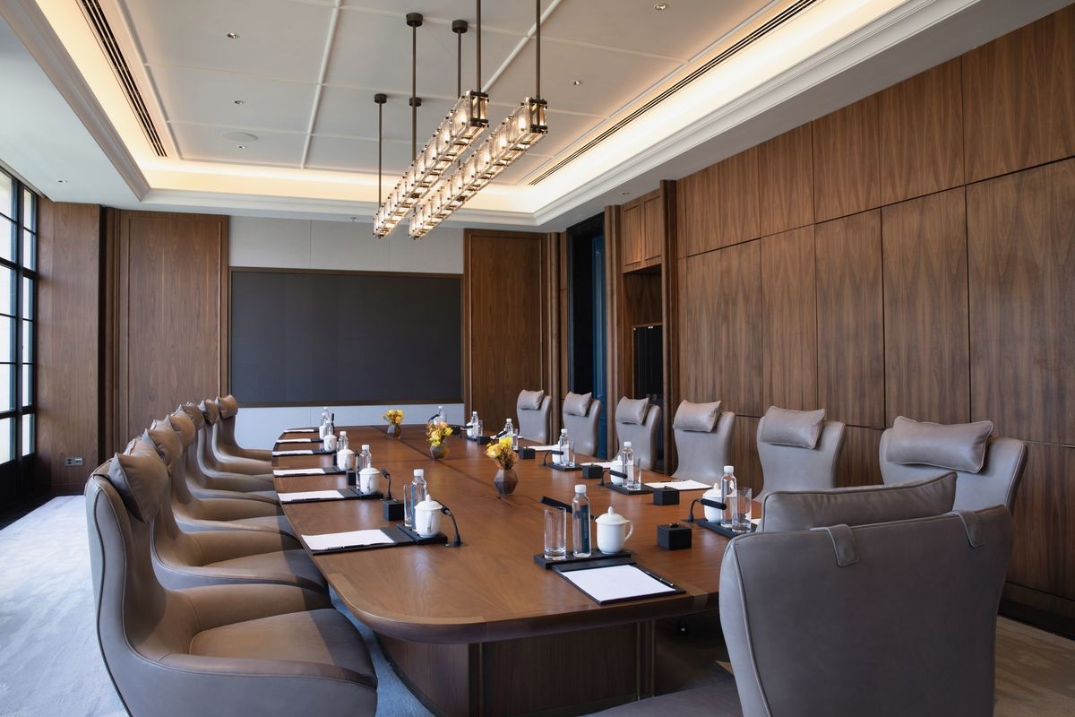 Phòng họp phong cách Luxury Modern