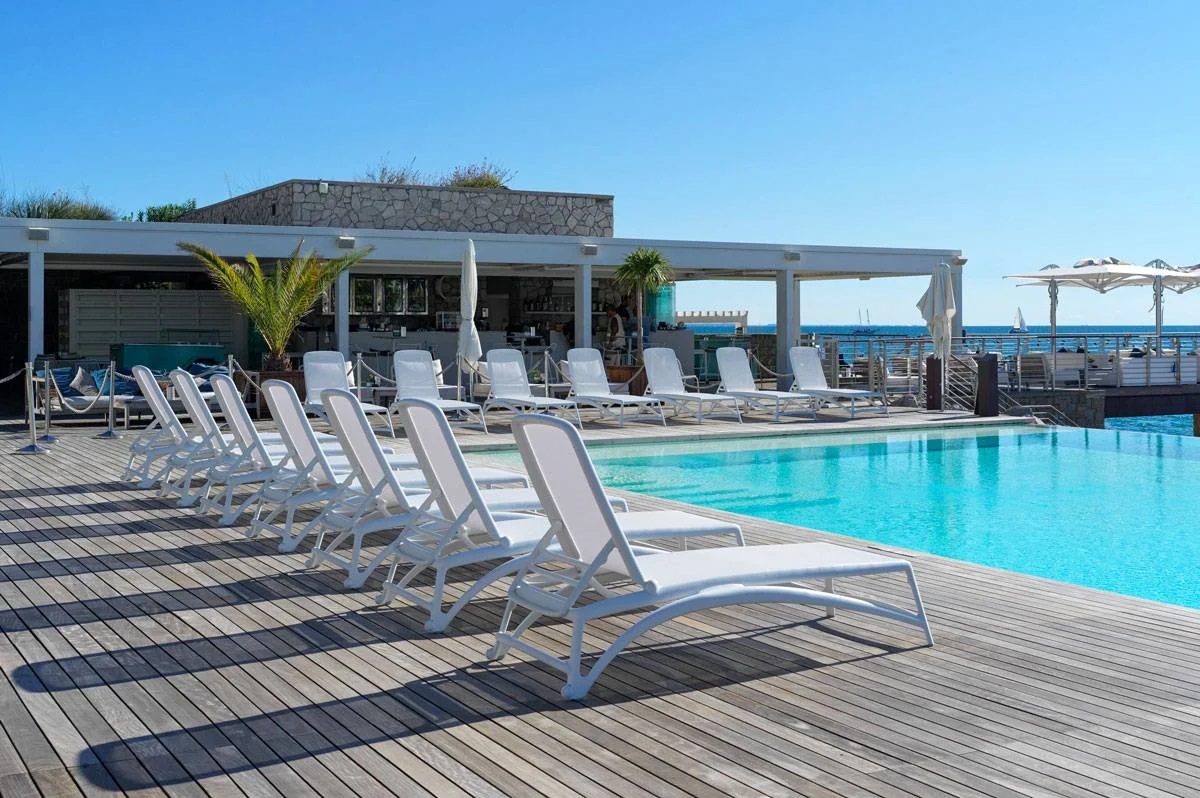 Ghế hồ bơi resort cao cấp