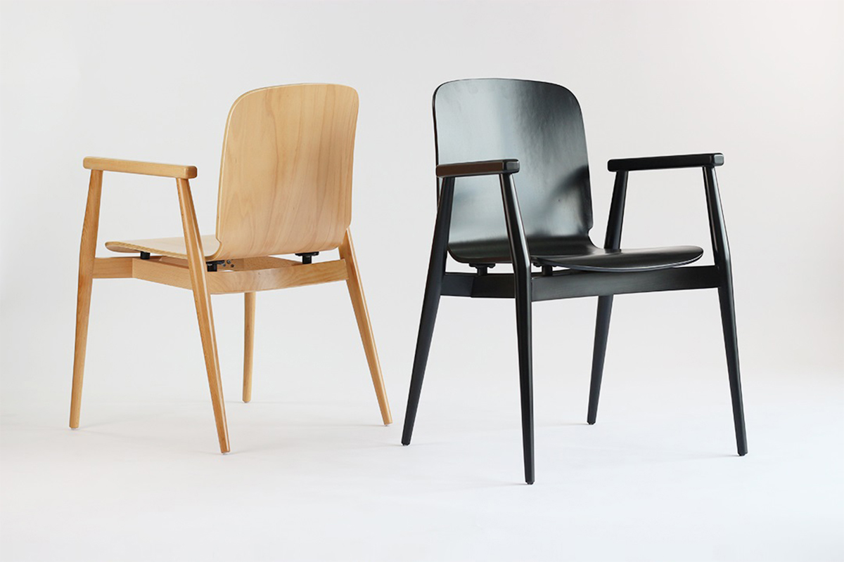 Ghế ăn gỗ có tay vịn