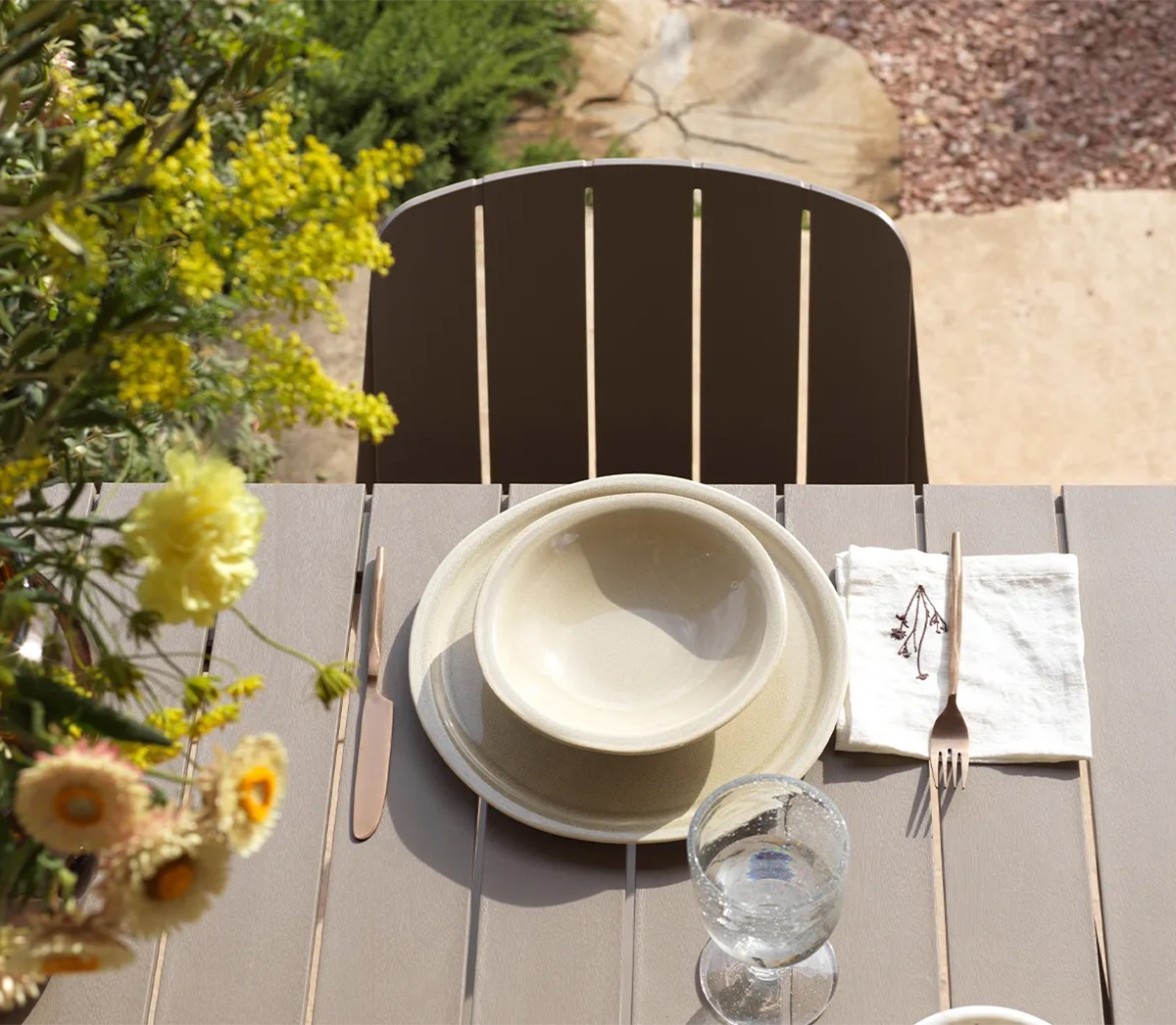 Bàn Ăn Sân Vườn Kéo Dài