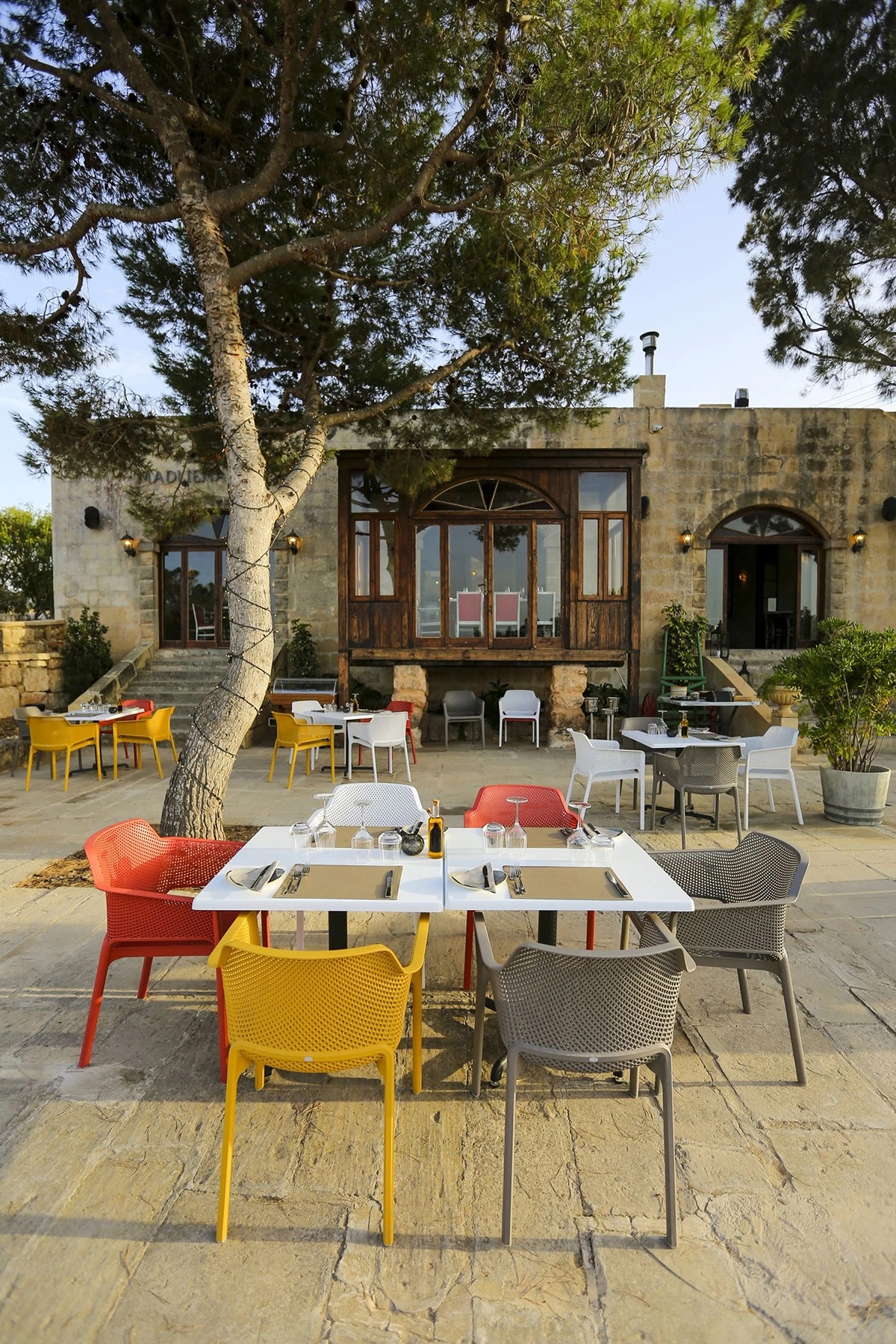 Bàn Ghế Cafe Sân Vườn Cho Quán Cà Phê Ngoài Trời