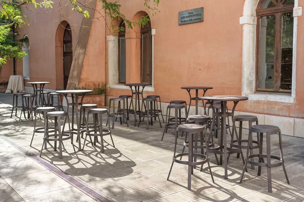 Bàn Ghế Cafe Sân Vườn Cho Quán Cà Phê Ngoài Trời