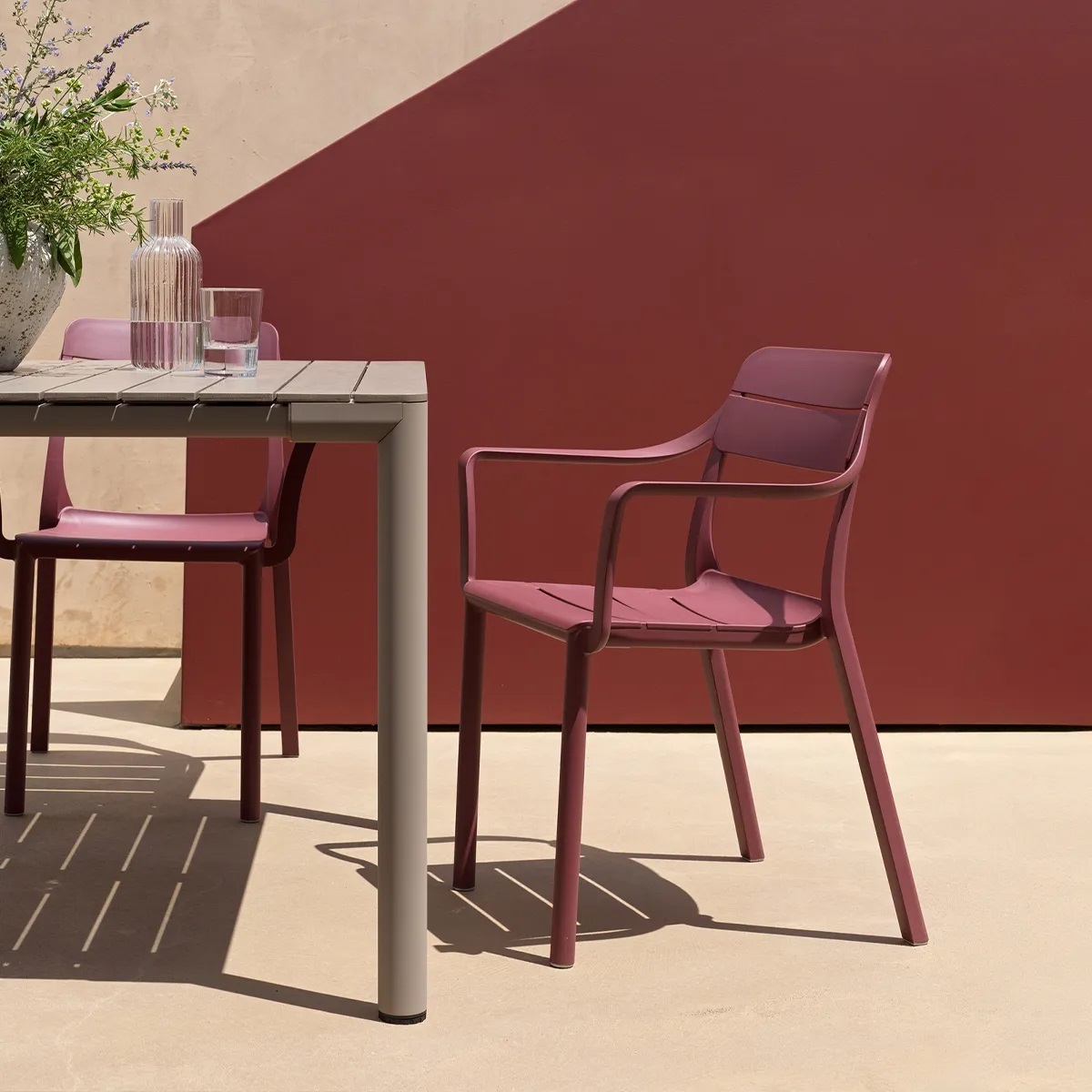 Bàn kéo dài sân vườn ngoài trời