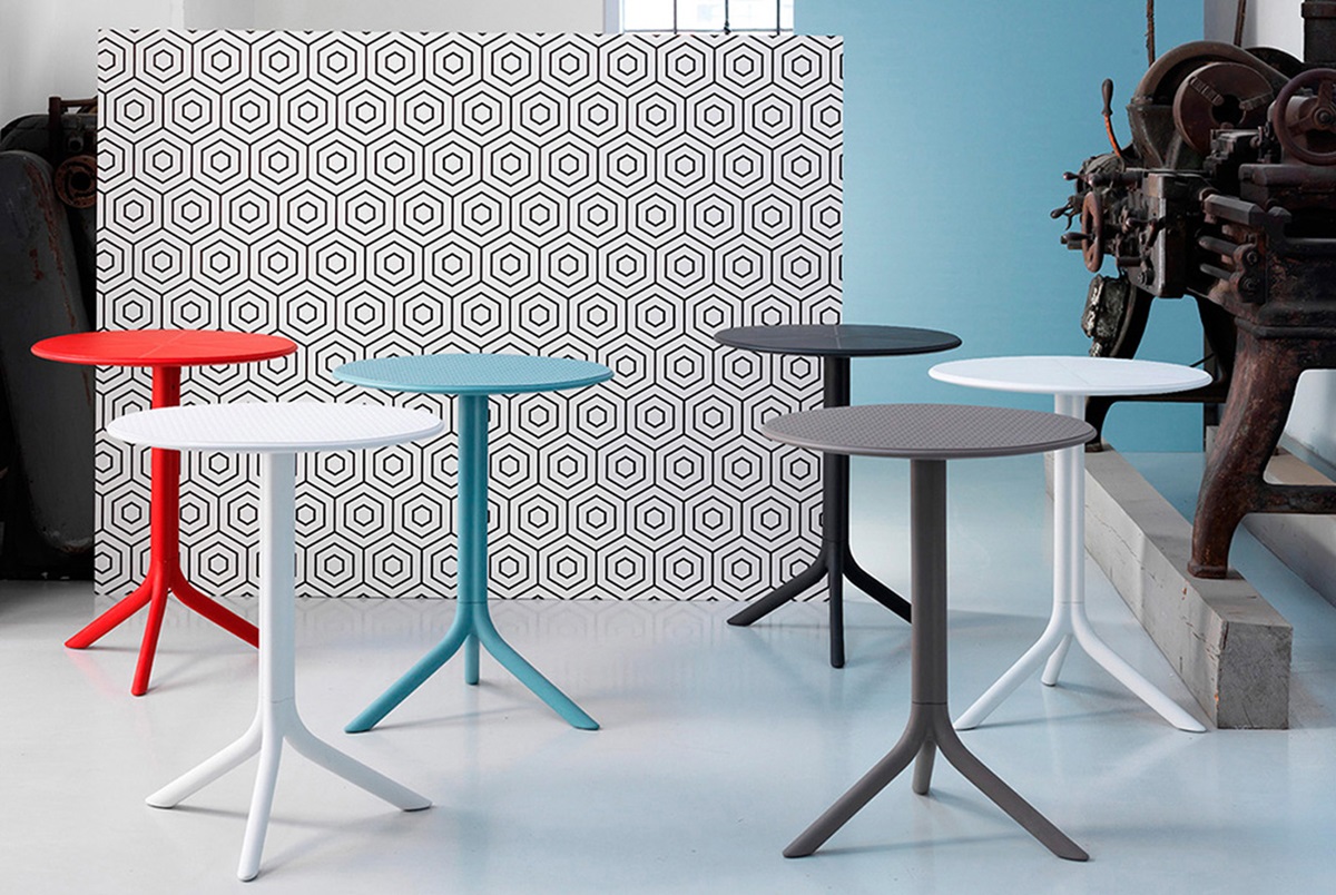 Bàn tròn ban công ngoài trời