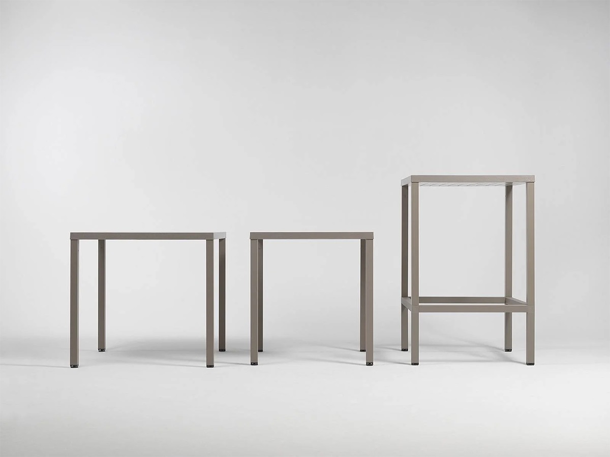 Bàn vuông ngoài trời cao cấp