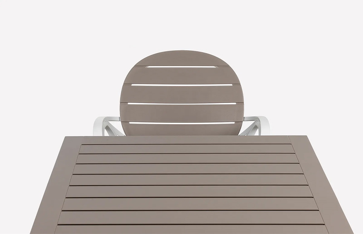 Bàn vuông ngoài trời cao cấp