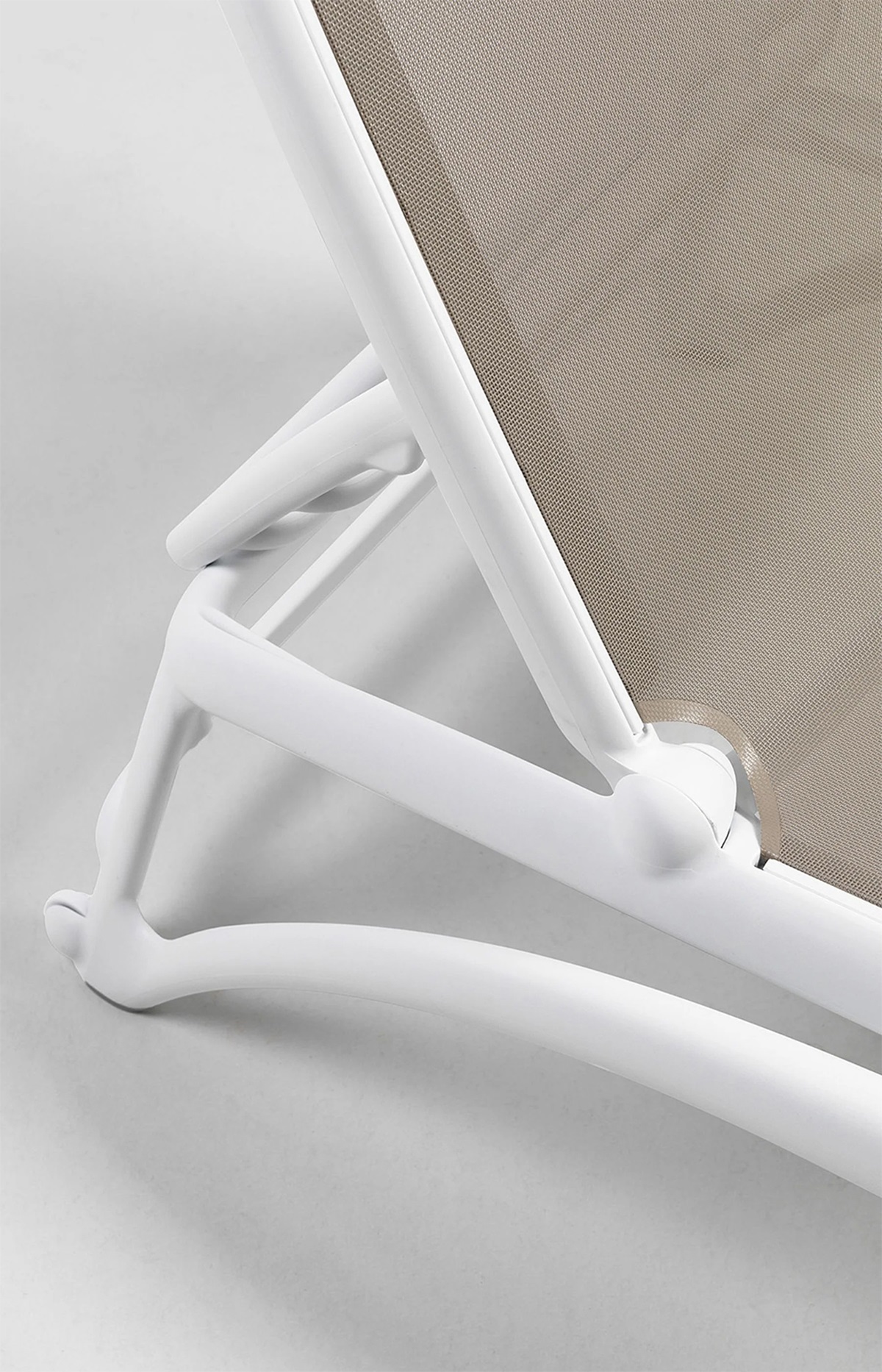 Ghế Hồ Bơi Có Bánh Xe Tiện Di Chuyển