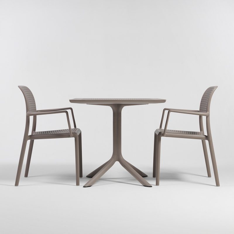 Bàn ghế cafe ngoài trời bằng nhựa